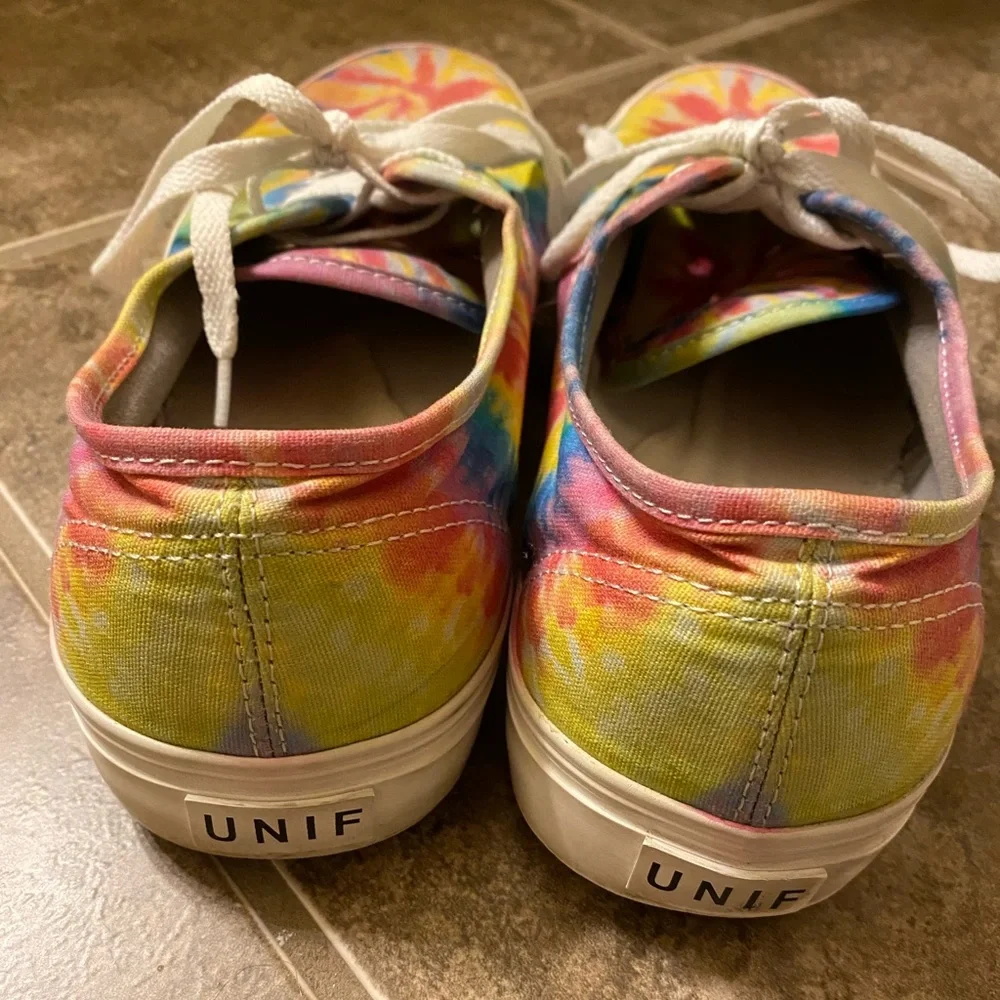 UNIF Tie-Dye 'Don't Trip' Low Top Sneakers - Multicolor - Picture 3 of 3